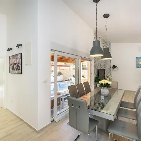 My Dalmatia - Gajser With Private Swimming Pool ויר