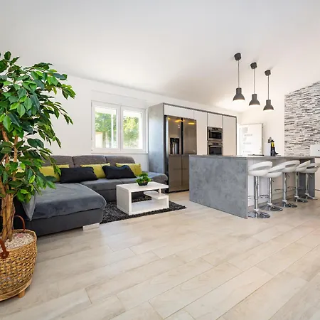 My Dalmatia - Gajser With Private Swimming Pool Dom wakacyjny