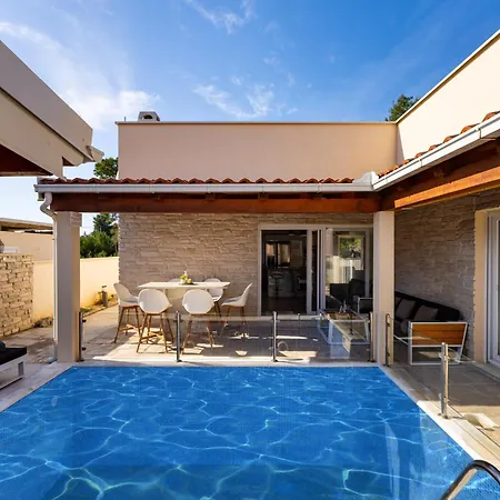 Dom wakacyjny My Dalmatia - Gajser With Private Swimming Pool