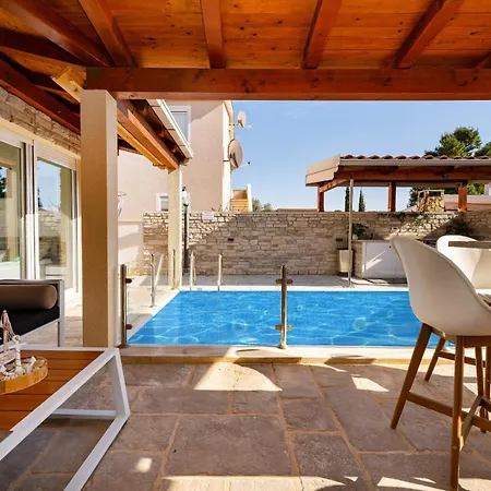 Dom wakacyjny My Dalmatia - Gajser With Private Swimming Pool Vir