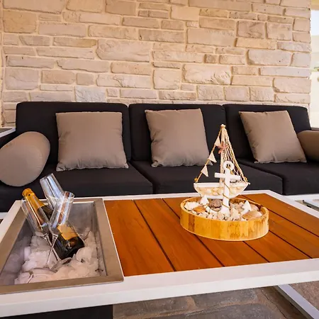 My Dalmatia - Gajser With Private Swimming Pool *